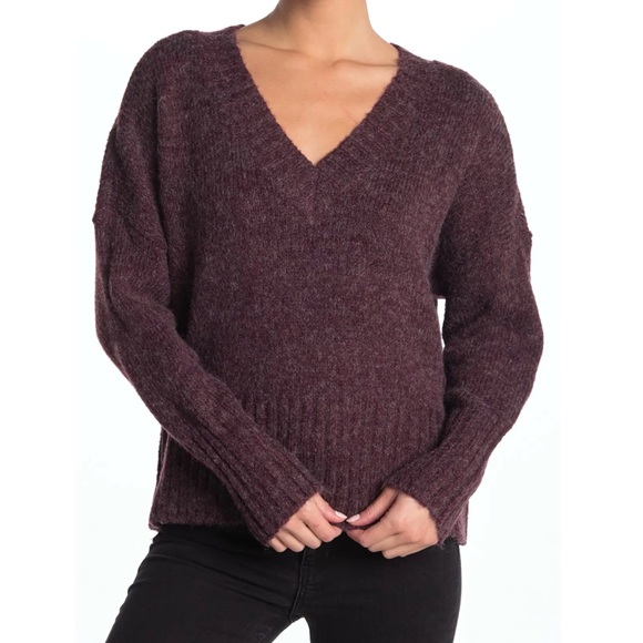Abound V-Neck Heather Burgundy Sweater - Picture 1 of 7